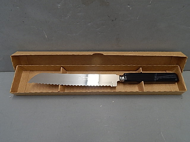 KAI Wasabi Bread knife